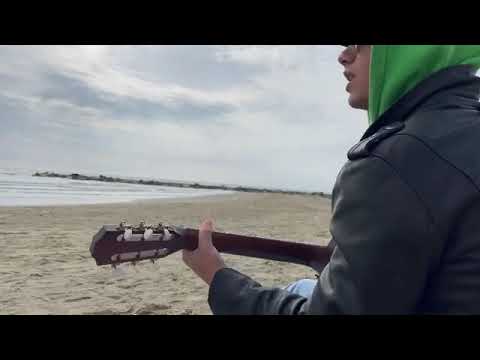 ULTIMO canta TRA L'ELEGANZA DELLE STELLE in spiaggia 😍