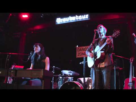 Lucy Schwartz - "Darling I Do" feat Landon Pigg (Live at The Troubadour in LA  02-24-10)