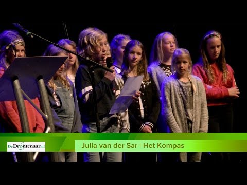 VIDEO | Julia van der Sar van Het Kompas leest eigen gedicht voor: „Een oorlog oplossen…” VIDEO | Julia van der Sar van Het Kompas leest eigen gedicht voor: „Een oorlog oplossen…”