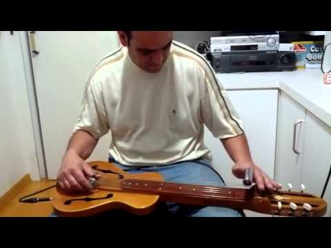 Lap Steel .. construído com duas hélices de ventilador de teto e uma guarda de cama..