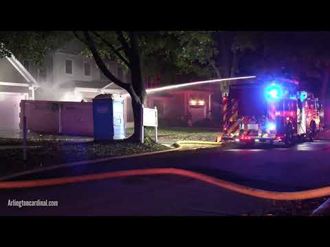 Deck gun on a dumpster fire in front of a house on North Beverly Ave, Arlington Heights 1080p
