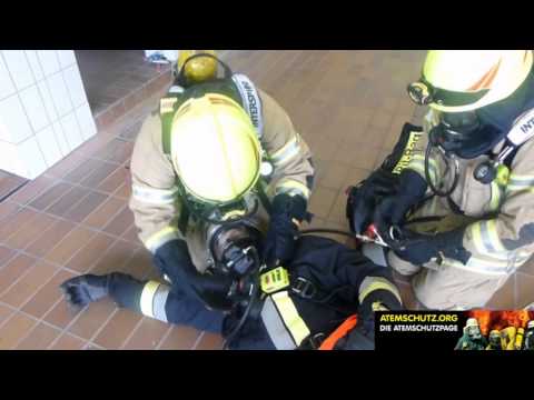 Wechsel Atemluftversorgung bei verunglückten Atemschutzgeräteträgern