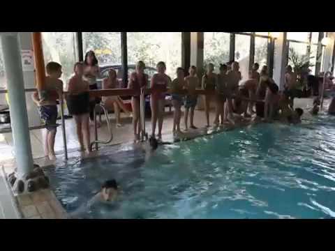 Eisgutscheine beim Schwimmfest der Rasteder Grundschulen