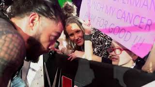 Roman Reigns meets Savanna at WWE Live Syracuse (N
