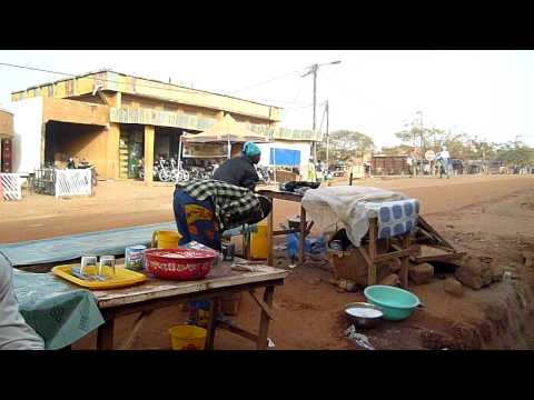 Petit dejeuner a Gaoua