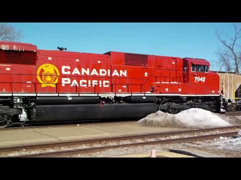 CP 7042 SD70ACU w/CP 198 Intermodal 3/12/22