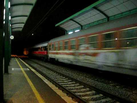 E402A + Carrozze Rosso Fegato UIC-X + Carrozza ETR500