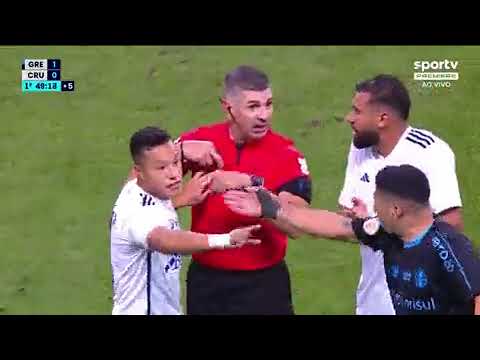 Luis Suarez’s shoe incident with Marlon of Cruzeiro was one of the funniest moments of the weekend
