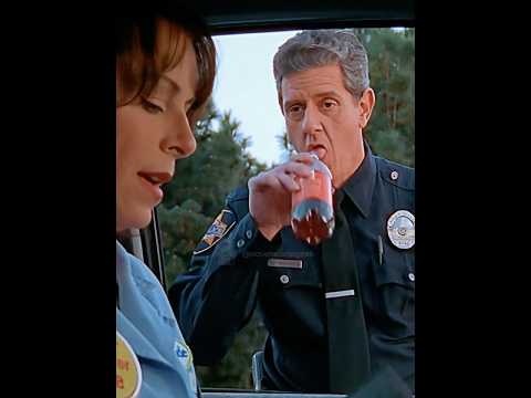 Ela cobrou do policial e ele cobrou de volta 🎬 Série: Malcolm