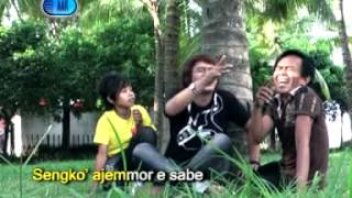 Download lagu Sukur, Eddy Basran, dan Yuda - Vidio Panas mp3 Download lagu Sukur, Eddy Basran, dan Yuda - Vidio Panas mp3