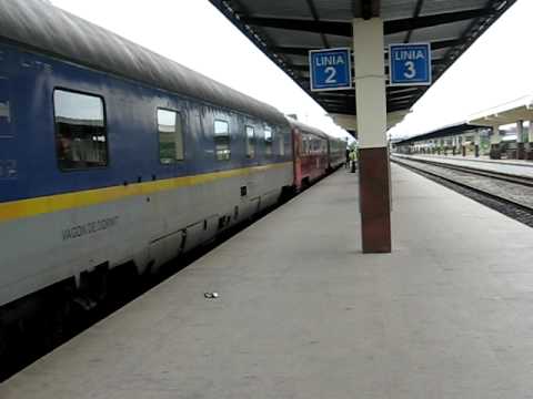 R936 Oradea Mangalia pleaca din gara Oradea la 16:54