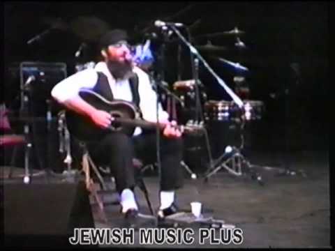 MOSHE YESS OB''M AT A CONCERT 1990