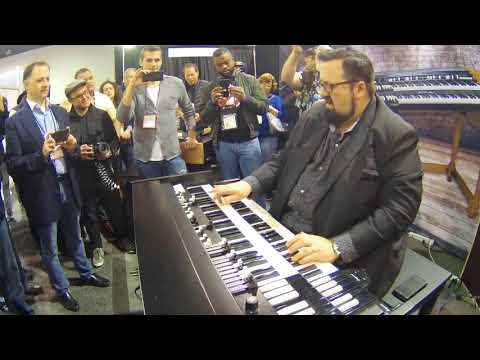 NAMM 2018   Joey DeFrancesco plays Viscount Legend Organ