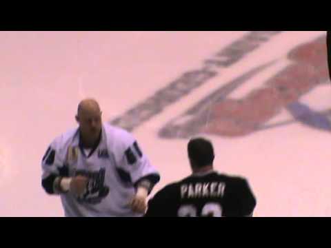 # 23 Derek Parker (Saguenay) vs # 55 Brandon Christian (St-Georges) 10/03/2013 (LNAH)