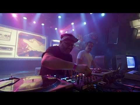 Devereaux 85 opening vinyl set at 1984 Night at the Arcade | December 17, 2022 | Melkweg Amsterdam