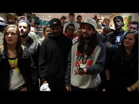 Le Reptile Rampant vs Lipsmacker