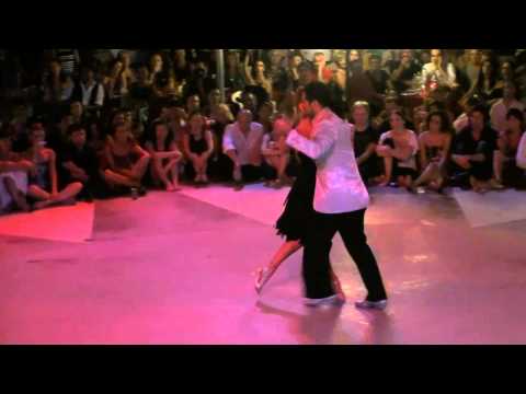  Sebastian Arce  and  Mariana Montes  are  dancing  to  the  tango  "  Buscandote  "