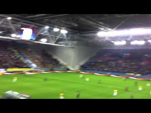 ArnhemSports.nl - Vitesse-Nec: Supporters steunen Theo Bos