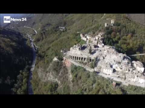 Arquata del Tronto - drone in volo dopo sisma del 30 Ottobre 2016