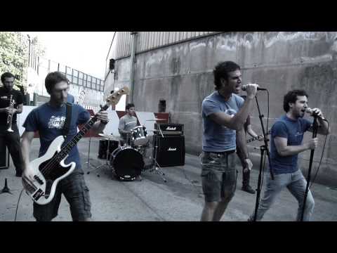 Egurra Ta Kitto - Heldu besotik abestiaren bideoklipa