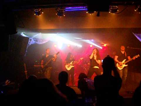 Döria - "The eye of the tiger" Live Version.