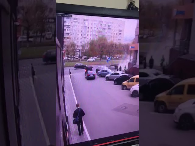 Появилось ВИДЕО аварии с участием Газели, Лады в Казани, где несколлько автомобилей зацыпало цементом