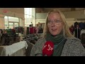 Tijdelijke kledingwinkel in voormalige kerk Luttelgeest voor hulpactie Oekraïne