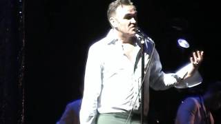 Morrissey - We'll let you know (V Festival Chelmsford 20-08-2006)