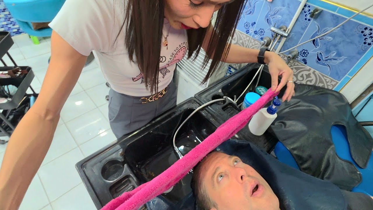 💈$4 Relaxing Street Hair Wash (She Has Magic Hands!) Pattaya, Thailand 🇹🇭