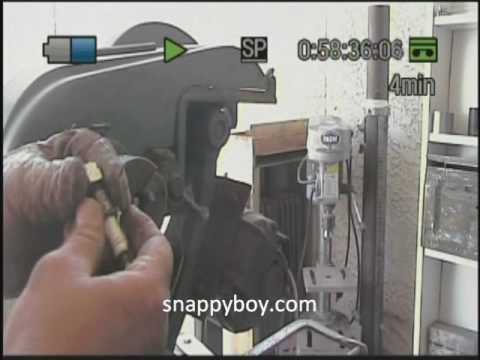 EXPLOSIVE RESONATOR SPARK PLUG MOUNT