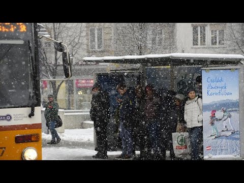 Közlekedési káoszt okozott a havazás Magyarországon