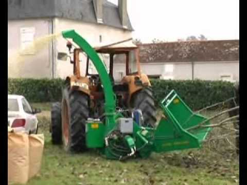 Broyeur de branches à 6 couteaux radiaux de 200 mm sur tracteur avec rouleaux ameneurs - SUPER-PAIN 600_1