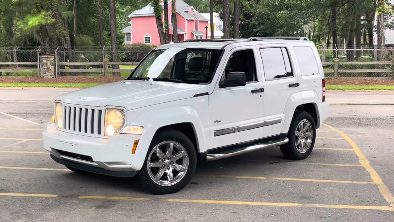 Here's a 2012 Jeep Liberty Sport 4WD V6 for $6975 ...