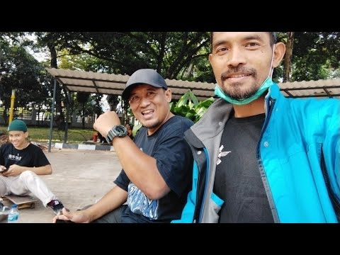 Skateboarding at almost 50 : Rasanya pemula Main di Pasopati Skatepark Bandung