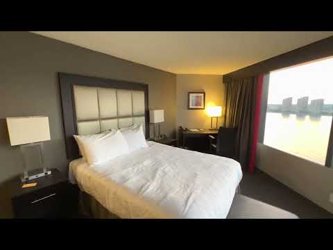 Best Western Plus Waterfront Hotel - Windsor - 1 King Bed View Room