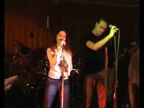 Lucia Šoralová vs Dan Bárta - Dávno  - 2002.avi