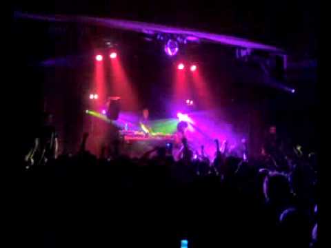 Sneaky Sound System - Pictures