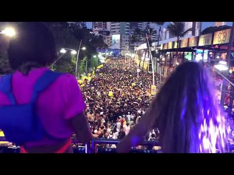 A Travestis Feat Pabllo Vittar - Ele Senta em Cima da Prostituta / Bunda de Pabllo Vittar (Ao Vivo)