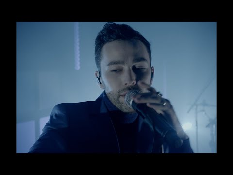 MAX - Blueberry Eyes (Feat. SUGA of BTS) LIVE from the Asia Artist Awards