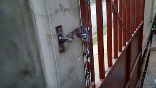 Sliding gate auto lock without any springs