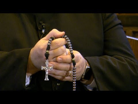 How to pray the Rosary with Father Matthew Cashmore