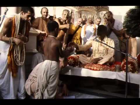 Write, Read, Talk, Think, Worship, Cook & Eat for Krishna - That is Krsna-kirtana - Prabhupada 0353