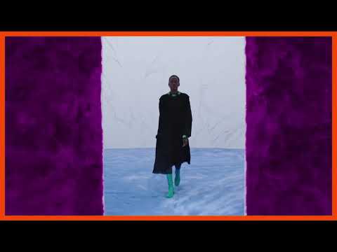 ミラノファッションウィークでプラダが冬に変身 (Prada's winter transformations at Milan Fashion Week)