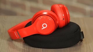 Video thumbnail for Beats Solo2 Wireless: Iconic headphone cuts the cord by CNET
