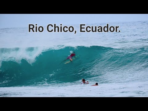 Surfing en Rio Chico, Manabi. Noviembre 2023