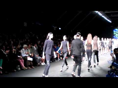 Moda Milano 2012: C'N'C Costume National S/S 2013 fashion show