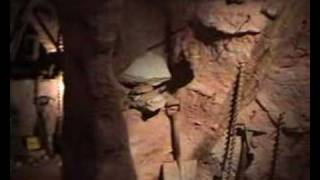 preview picture of video 'Opal mine underground,South Australia'