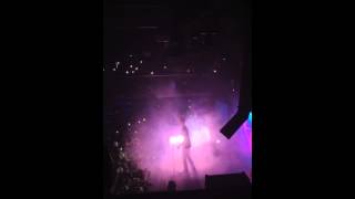 Isac Elliot-Parachute