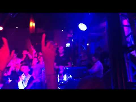 Nicky Romero - Right now (feat. Ne-Yo/Rihanna)