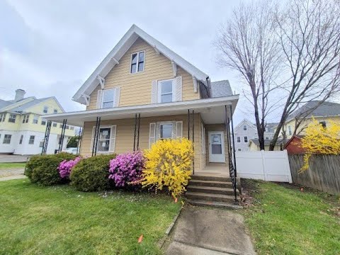 31 33 Lincoln St, Holyoke, MA 01040